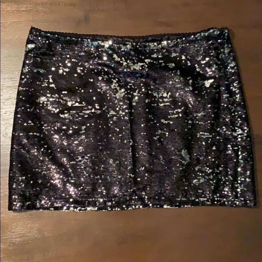 Sequined mini skirt!
